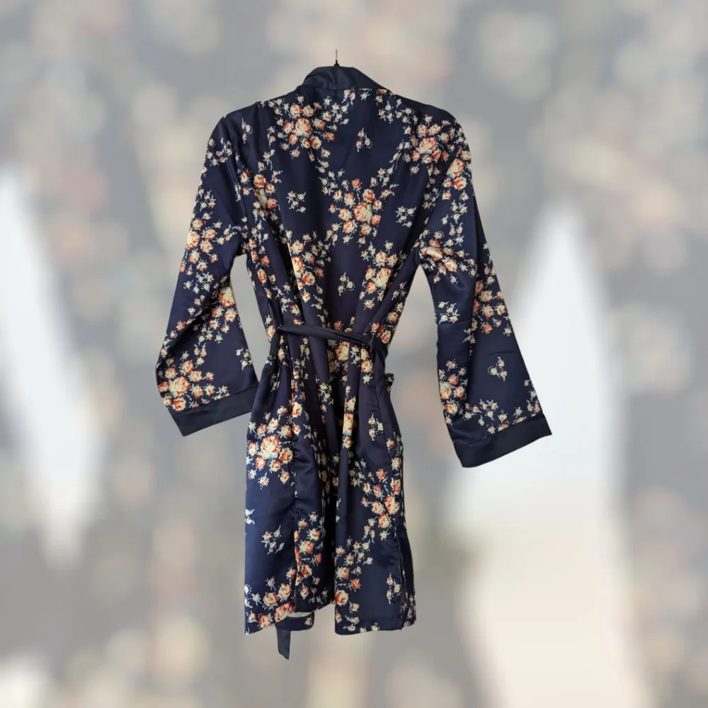 Morgan Lane Robe - Picture 3 of 3